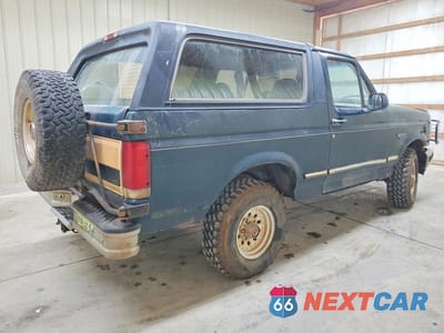 Trzecie zdjęcie samochodu z tyłu: 1993 FORD BRONCO U100 VIN:1FMEU15N1PLA25692 - miniatura
