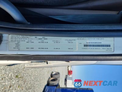 Zdjęcie 10 z 10 samochodu: 2016 VOLVO VNL SEMI TRUCK VIN:4V4NC9EH4GN953909 - miniatura