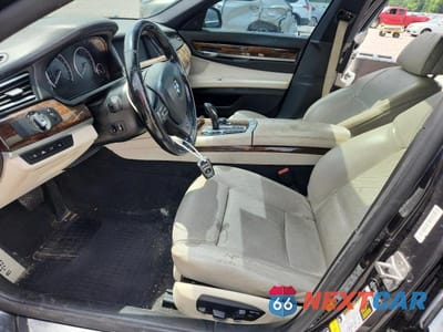 Zdjęcie 7 z 12 samochodu: 2013 BMW 750 XI VIN:WBAYB6C55DC997991 - miniatura