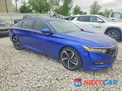 Czwarte zdjęcie samochodu z boku: 2018 HONDA ACCORD SPORT VIN:1HGCV1F36JA035712 - miniatura
