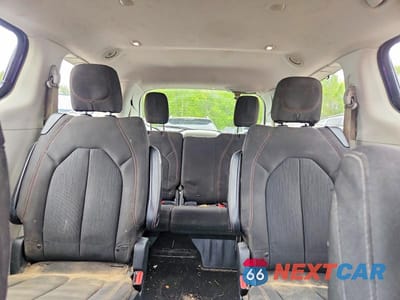 Zdjęcie 10 z 13 samochodu: 2017 CHRYSLER PACIFICA TOURING L VIN:2C4RC1BG7HR788436 - miniatura