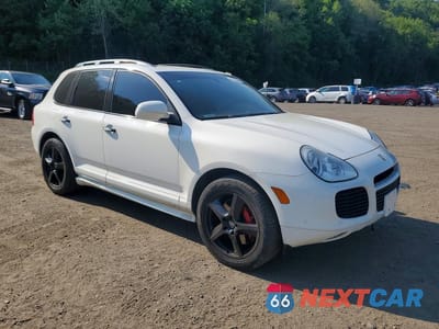 Czwarte zdjęcie samochodu z boku: 2006 PORSCHE CAYENNE TURBO VIN:WP1AC29P06LA90702 - miniatura