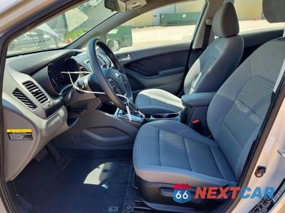 Zdjęcie 7 z 12 samochodu: 2018 KIA FORTE LX VIN:3KPFL4A7XJE195649 - miniatura