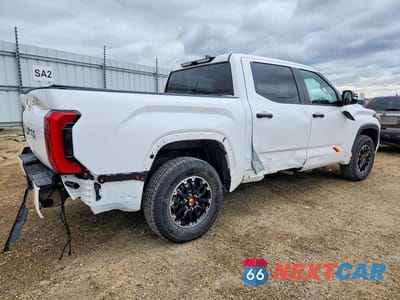 Trzecie zdjęcie samochodu z tyłu: 2025 TOYOTA TUNDRA SR5 VIN:5TFWA5DB7SX253553 - miniatura