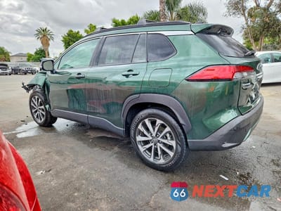 Drugie zdjęcie samochodu z przodu: 2025 TOYOTA COROLLA CROSS XLE VIN:7MUDAAAG0SV142158 - miniatura