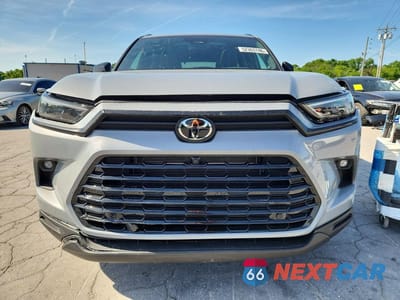 Piąte zdjęcie samochodu w środku: 2026 TOYOTA GRAND HIGHLANDER HYBRID NIGHTSHADE VIN:5TDACAB54TS092967 - miniatura
