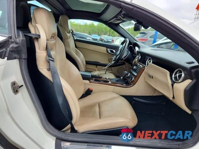 Zdjęcie 10 z 12 samochodu: 2014 MERCEDES-BENZ SLK 350 VIN:WDDPK5HA4EF088161 - miniatura