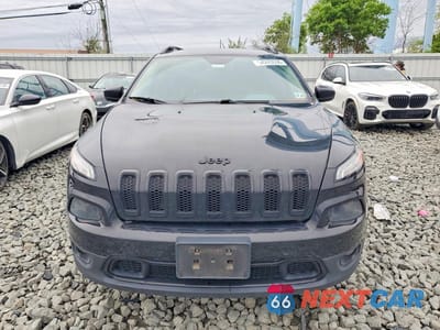 Piąte zdjęcie samochodu w środku: 2016 JEEP CHEROKEE LATITUDE VIN:1C4PJMCS8GW220039 - miniatura