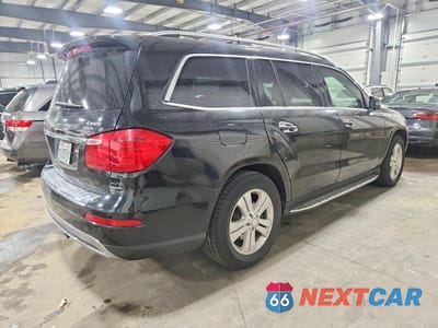 Trzecie zdjęcie samochodu z tyłu: 2014 MERCEDES-BENZ GL 450 4MATIC VIN:4JGDF7CE8EA276990 - miniatura