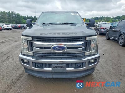 Piąte zdjęcie samochodu w środku: 2017 FORD F250 SUPER DUTY VIN:1FTBF2B65HEE42629 - miniatura