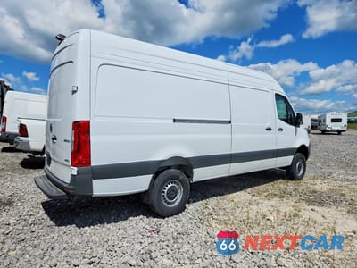 Trzecie zdjęcie samochodu z tyłu: 2025 MERCEDES-BENZ SPRINTER 2500 VIN:W1Y4NCVY4ST204557 - miniatura