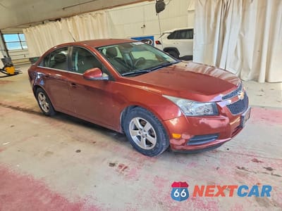 Czwarte zdjęcie samochodu z boku: 2013 CHEVROLET CRUZE LT VIN:1G1PC5SB3D7146061 - miniatura