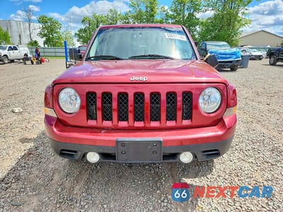 Piąte zdjęcie samochodu w środku: 2015 JEEP PATRIOT LATITUDE VIN:1C4NJRFB1FD154427 - miniatura