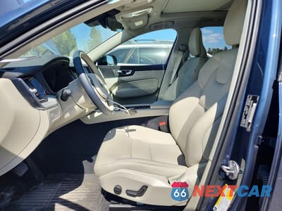 Zdjęcie 7 z 14 samochodu: 2025 VOLVO XC60 PLUS VIN:YV4H60RC6S1070319 - miniatura