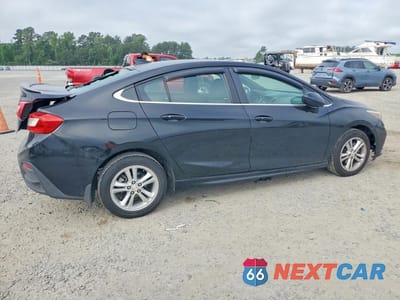 Trzecie zdjęcie samochodu z tyłu: 2018 CHEVROLET CRUZE LT VIN:1G1BE5SM0J7142552 - miniatura