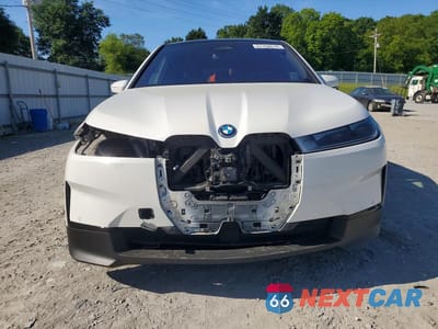Piąte zdjęcie samochodu w środku: 2022 BMW IX XDRIVE50 VIN:WB523CF05NCJ55041 - miniatura