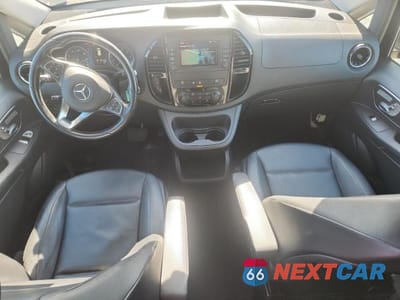 Zdjęcie 8 z 13 samochodu: 2021 MERCEDES-BENZ METRIS VIN:W1WV0FEY5M3842817 - miniatura