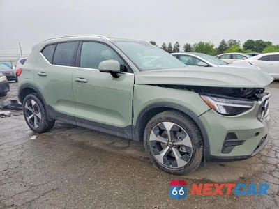 Czwarte zdjęcie samochodu z boku: 2025 VOLVO XC40 CORE VIN:YV4L12UJ1S2570263 - miniatura