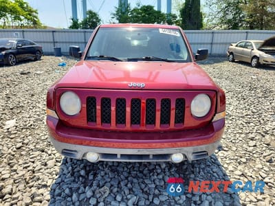 Piąte zdjęcie samochodu w środku: 2013 JEEP PATRIOT SPORT VIN:1C4NJPBB3DD130640 - miniatura