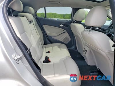 Zdjęcie 10 z 12 samochodu: 2015 MERCEDES-BENZ GLA 250 4MATIC VIN:WDCTG4GB5FJ065401 - miniatura