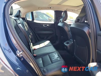 Zdjęcie 10 z 13 samochodu: 2020 VOLVO S60 T5 MOMENTUM VIN:7JR102FK9LG047811 - miniatura