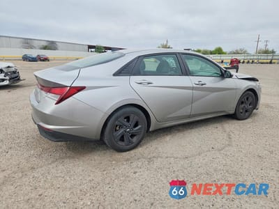 Trzecie zdjęcie samochodu z tyłu: 2021 HYUNDAI ELANTRA SEL VIN:5NPLM4AGXMH009558 - miniatura