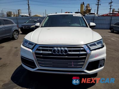 Piąte zdjęcie samochodu w środku: 2019 AUDI Q5 PREMIUM PLUS VIN:WA1BNAFY7K2081898 - miniatura