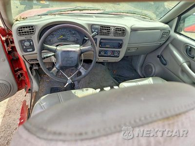 Zdjęcie 8 z 12 samochodu: 1999 GMC SONOMA VIN:1GTDT14X5XK506072 - miniatura