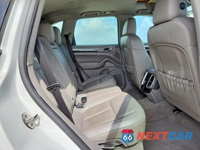 Zdjęcie 11 z 13 samochodu: 2014 PORSCHE CAYENNE VIN:WP1AA2A28ELA97451 - miniatura