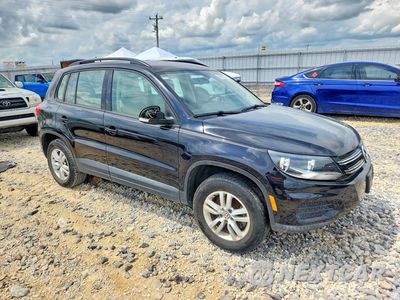 Czwarte zdjęcie samochodu z boku: 2016 VOLKSWAGEN TIGUAN S VIN:WVGAV7AX9GW501787 - miniatura