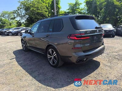 Drugie zdjęcie samochodu z przodu: 2023 BMW X7 M60I VIN:5UX33EM04P9R91655 - miniatura