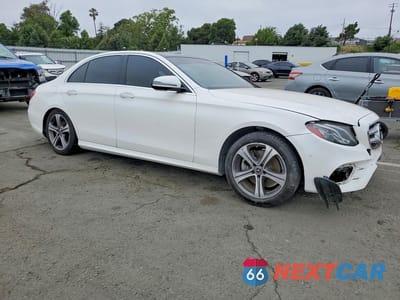 Czwarte zdjęcie samochodu z boku: 2019 MERCEDES-BENZ E 300 VIN:WDDZF4JB8KA506501 - miniatura
