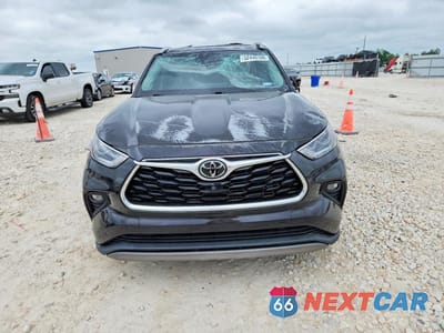 Piąte zdjęcie samochodu w środku: 2022 TOYOTA HIGHLANDER PLATINUM VIN:5TDFZRAH9NS108937 - miniatura