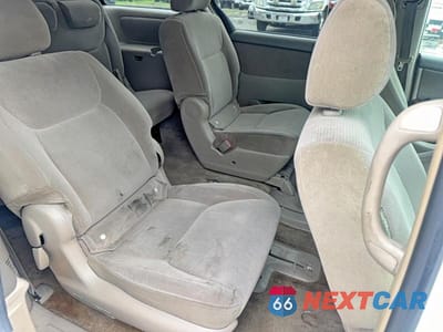 Zdjęcie 6 z 10 samochodu: 2005 TOYOTA SIENNA LE 8 PASSENGER VIN:5TDZA23C55S303091 - miniatura