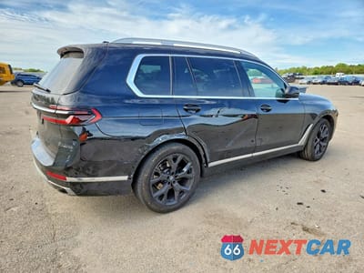 Trzecie zdjęcie samochodu z tyłu: 2025 BMW X7 XDRIVE40I VIN:5UX23EM09S9Z32573 - miniatura