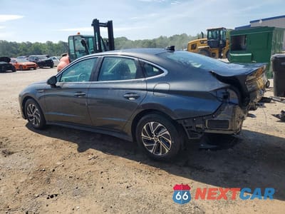 Drugie zdjęcie samochodu z przodu: 2026 HYUNDAI SONATA HYBRID BLUE VIN:KMHL24JJ0TA158080 - miniatura