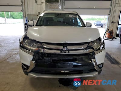 Piąte zdjęcie samochodu w środku: 2016 MITSUBISHI OUTLANDER GT VIN:JA4JZ4AX2GZ048600 - miniatura