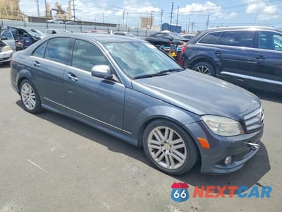 Czwarte zdjęcie samochodu z boku: 2009 MERCEDES-BENZ C 300 VIN:WDDGF54XX9R067611 - miniatura