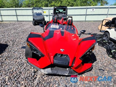 Piąte zdjęcie samochodu w środku: 2015 POLARIS SLINGSHOT SL VIN:57XAAPFAXF5101317 - miniatura