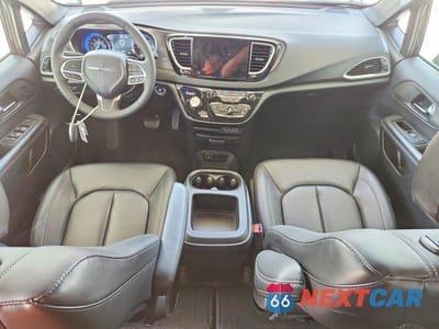 Zdjęcie 8 z 14 samochodu: 2025 CHRYSLER PACIFICA SELECT VIN:2C4RC1BG7SR554479 - miniatura