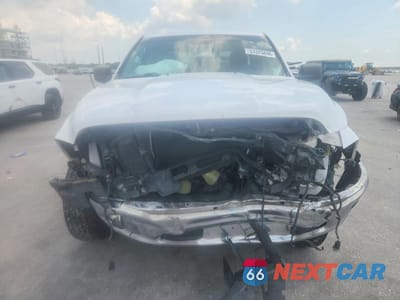 Piąte zdjęcie samochodu w środku: 2016 RAM 1500 SLT VIN:1C6RR6GT0GS221068 - miniatura