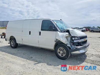 Czwarte zdjęcie samochodu z boku: 2025 CHEVROLET EXPRESS 3500 CARGO DELIVERY VAN VIN:1GCZGHF72S1251069 - miniatura