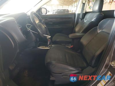 Zdjęcie 7 z 12 samochodu: 2019 MITSUBISHI OUTLANDER SE VIN:JA4AD3A36KZ042605 - miniatura