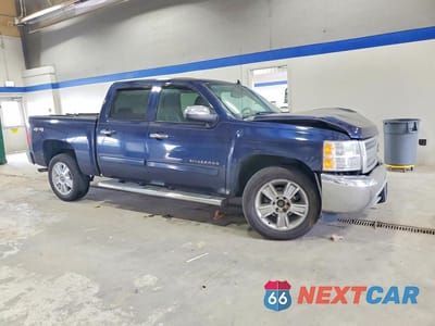 Czwarte zdjęcie samochodu z boku: 2012 CHEVROLET SILVERADO K1500 LT VIN:1GCPKSE70CF190572 - miniatura