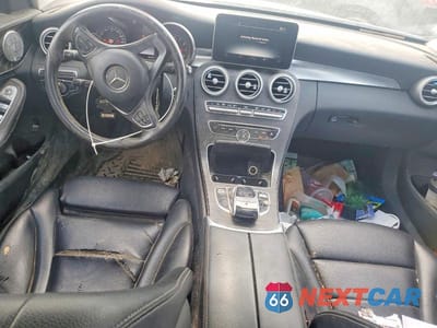 Zdjęcie 8 z 12 samochodu: 2015 MERCEDES-BENZ C 300 4MATIC VIN:55SWF4KB1FU081484 - miniatura