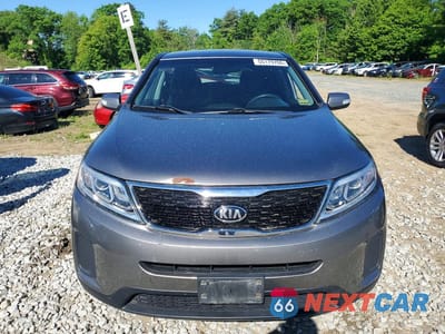 Piąte zdjęcie samochodu w środku: 2014 KIA SORENTO LX VIN:5XYKTCA67EG535560 - miniatura
