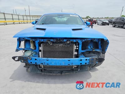 Piąte zdjęcie samochodu w środku: 2019 DODGE CHALLENGER SXT VIN:2C3CDZAG2KH684523 - miniatura