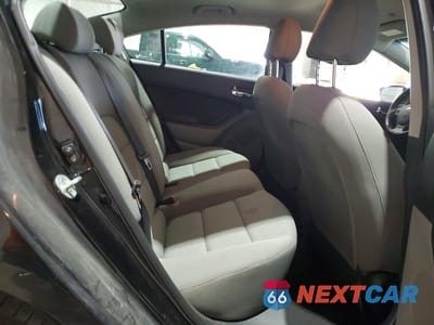 Zdjęcie 10 z 12 samochodu: 2016 KIA FORTE LX VIN:KNAFK4A69G5540049 - miniatura