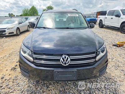 Piąte zdjęcie samochodu w środku: 2016 VOLKSWAGEN TIGUAN S VIN:WVGAV7AX9GW501787 - miniatura