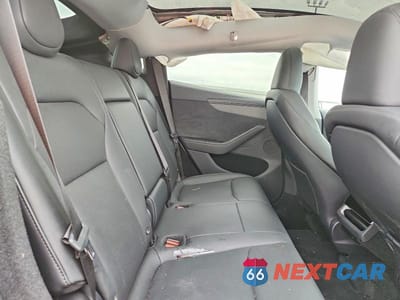 Zdjęcie 10 z 12 samochodu: 2026 TESLA MODEL Y VIN:7SAYGDEE3TA429634 - miniatura